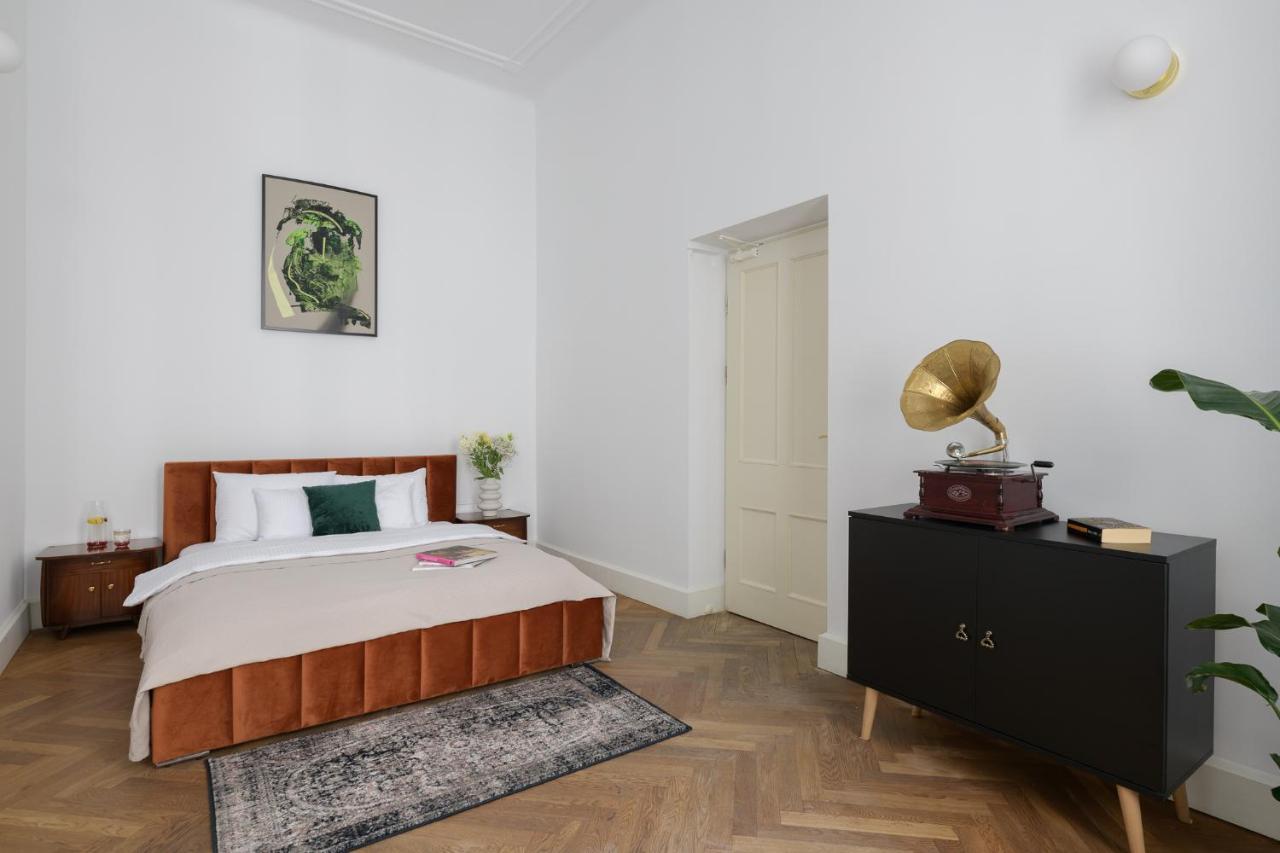 ורשה Oomph Koszyki Luxurious Apartments מראה חיצוני תמונה