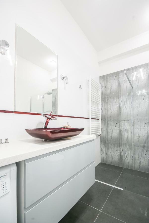 ורשה Oomph Koszyki Luxurious Apartments מראה חיצוני תמונה